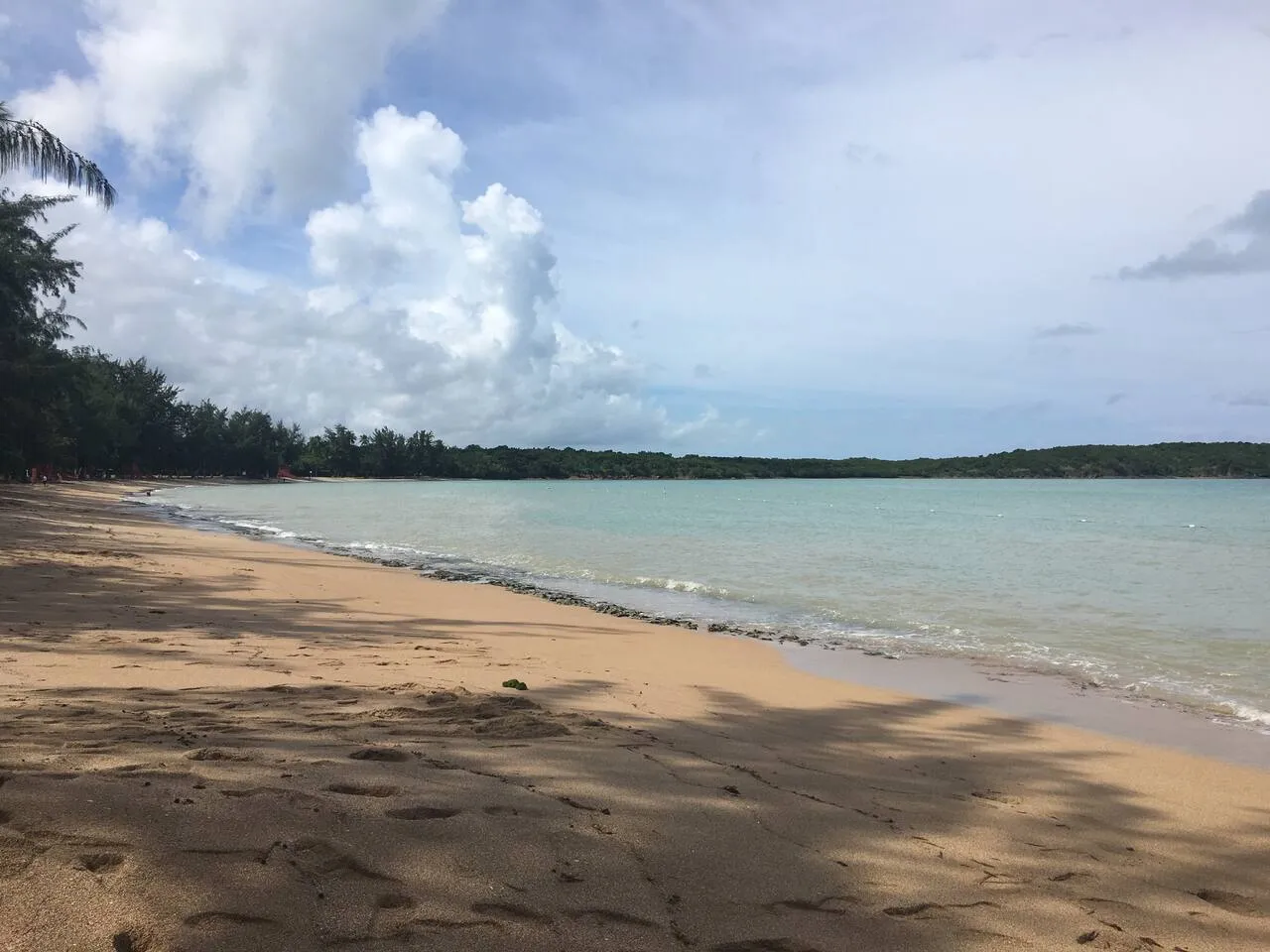 Seven Seas Beach, five minutes from Reef Studio